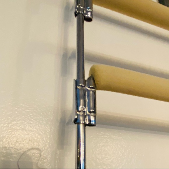 4 arm flex clothes hanger 🩳 - Picture 4 of 6